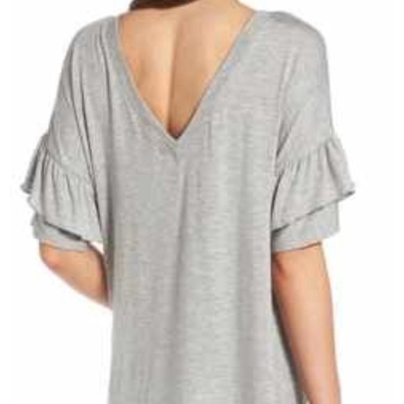 Chelsea 28 (Nordstrom) Gray Ruffle sleeve v back tee size M - Picture 2 of 8